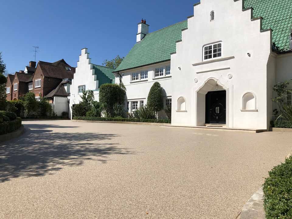 resin-large-driveway-installation-1